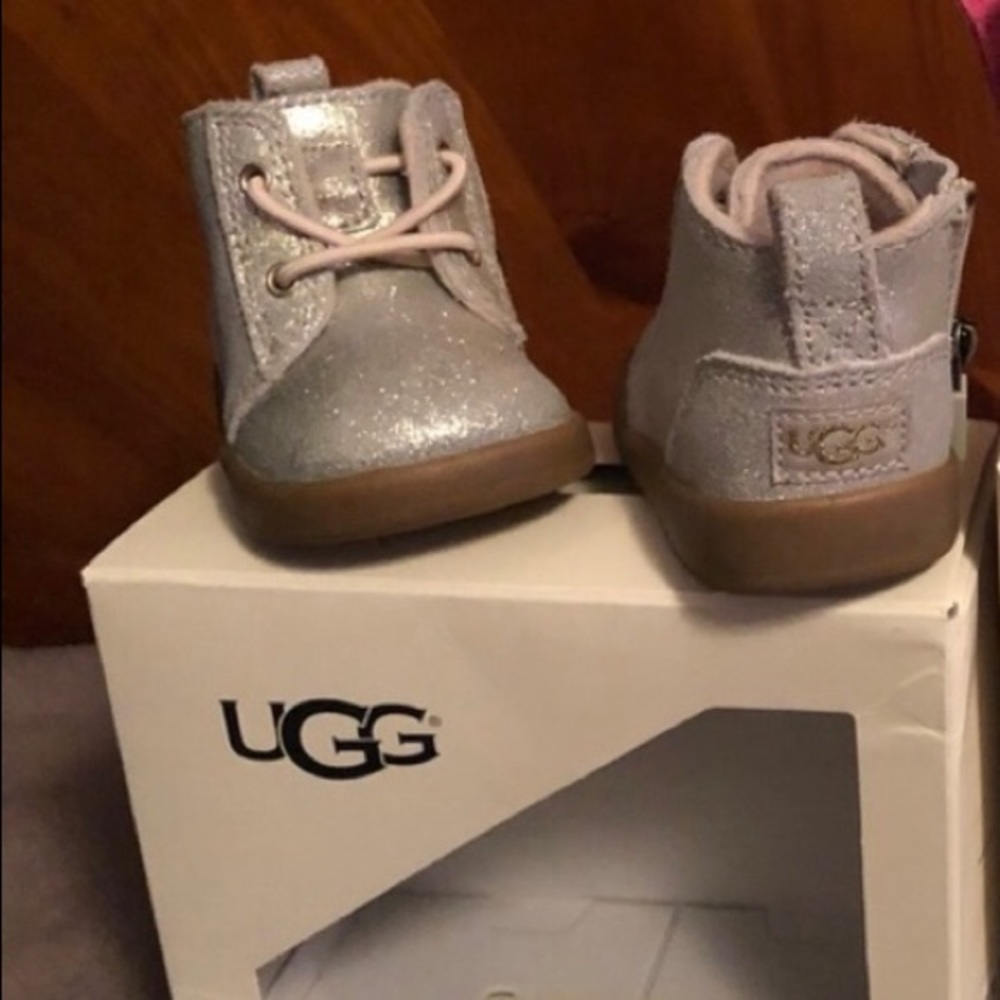 Uggs size 0/1